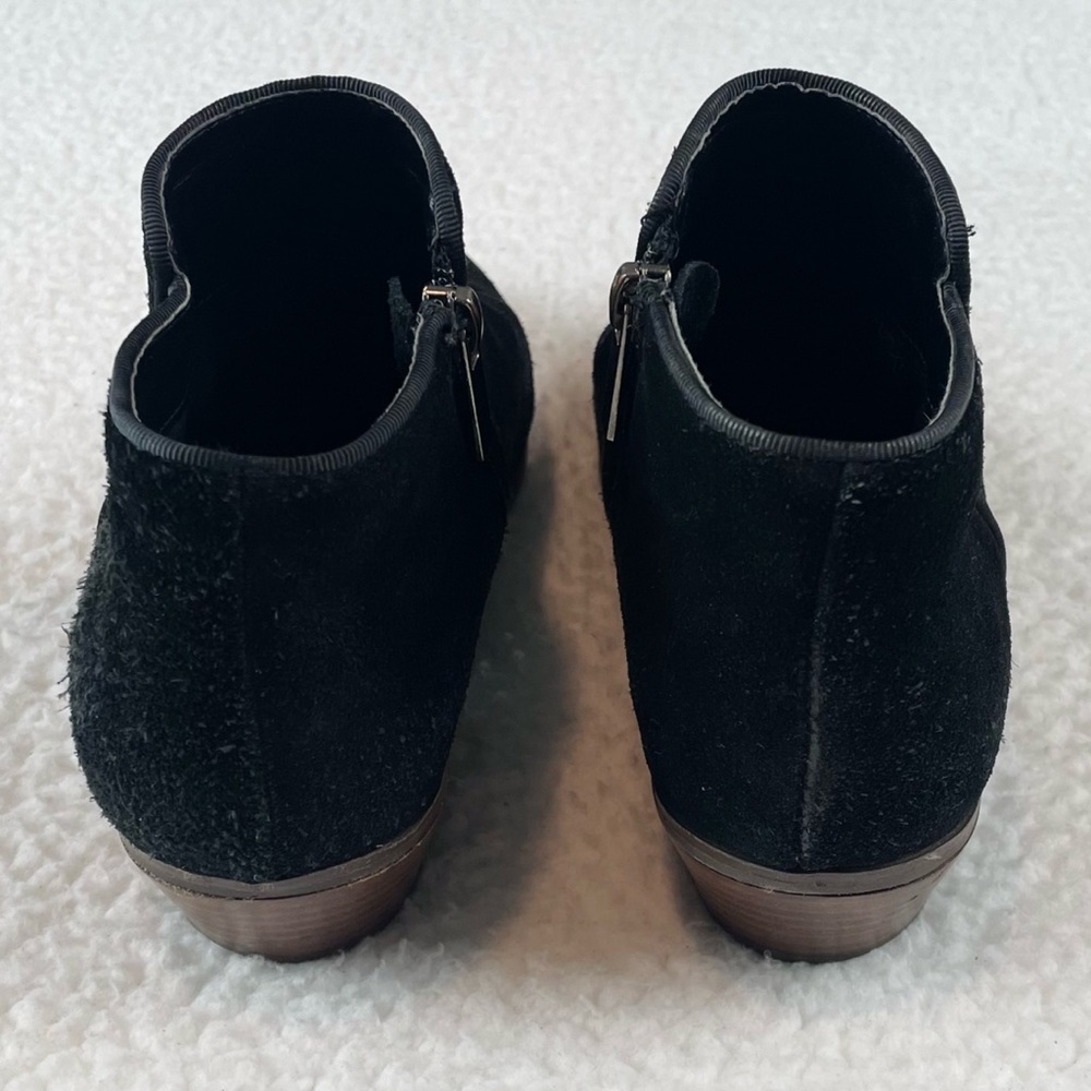 CROWN VINTAGE • Black Suede Leather Tabitha Heeled Ankle Booties, 5.5 - Picture 13 of 16